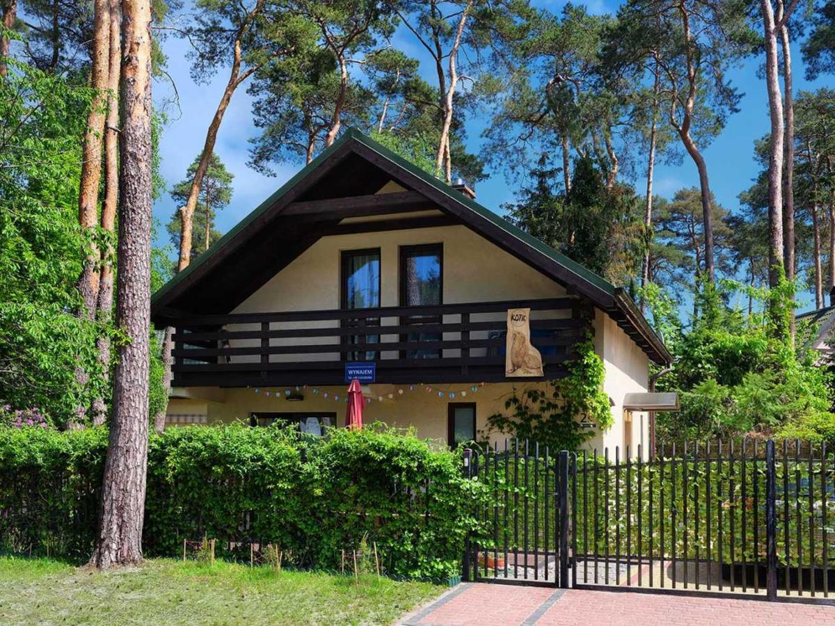Dom Kotik W Lukecinie Exterior foto